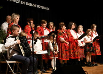 KOLĘDOWANIE W GMINNYM DOMU KULTURY